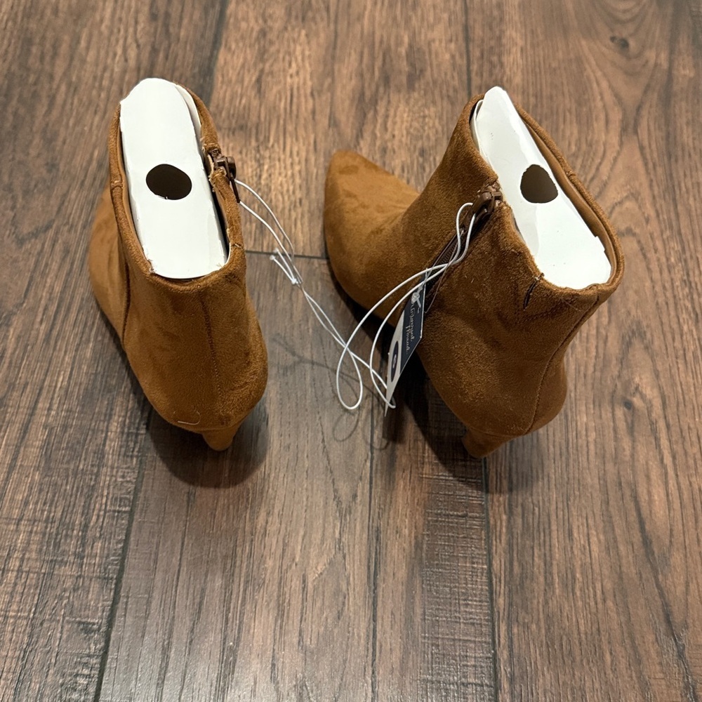 Universal Thread Elegant Tan Faux Suede Pointy Ankle Boots New - Picture 11 of 12